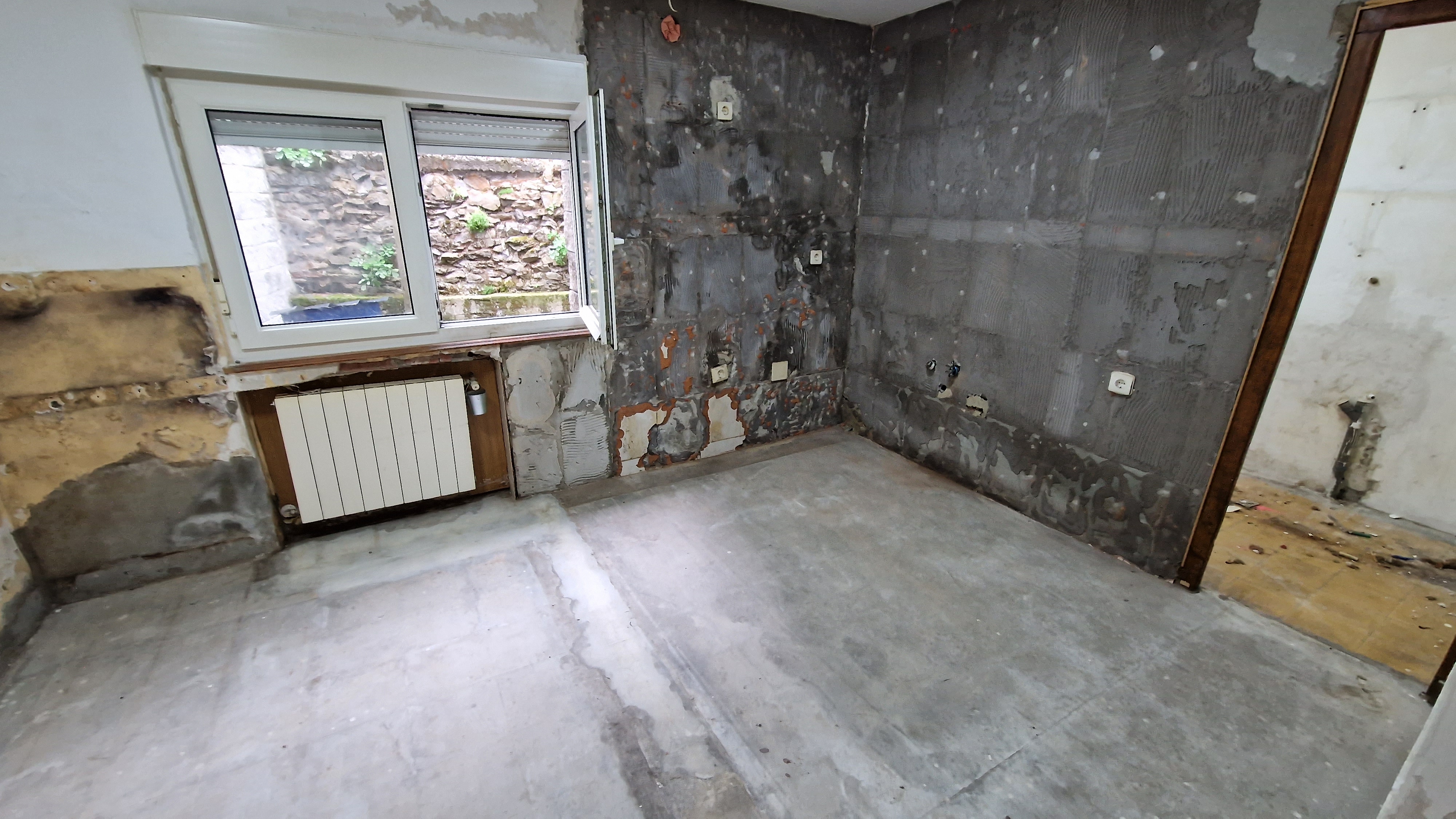 cocina antes de reformar en el bierzo