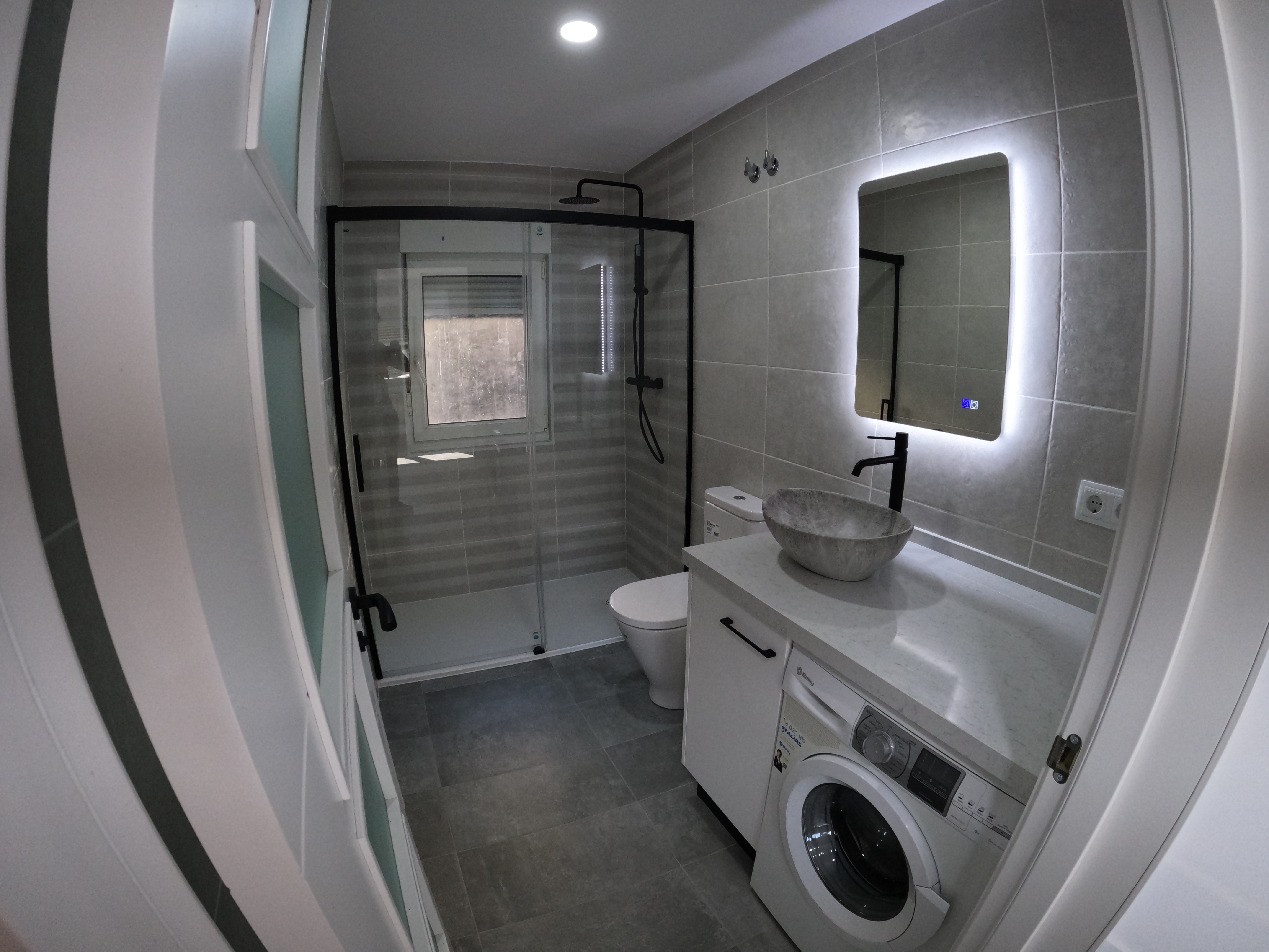 Baño reformado en el bierzo